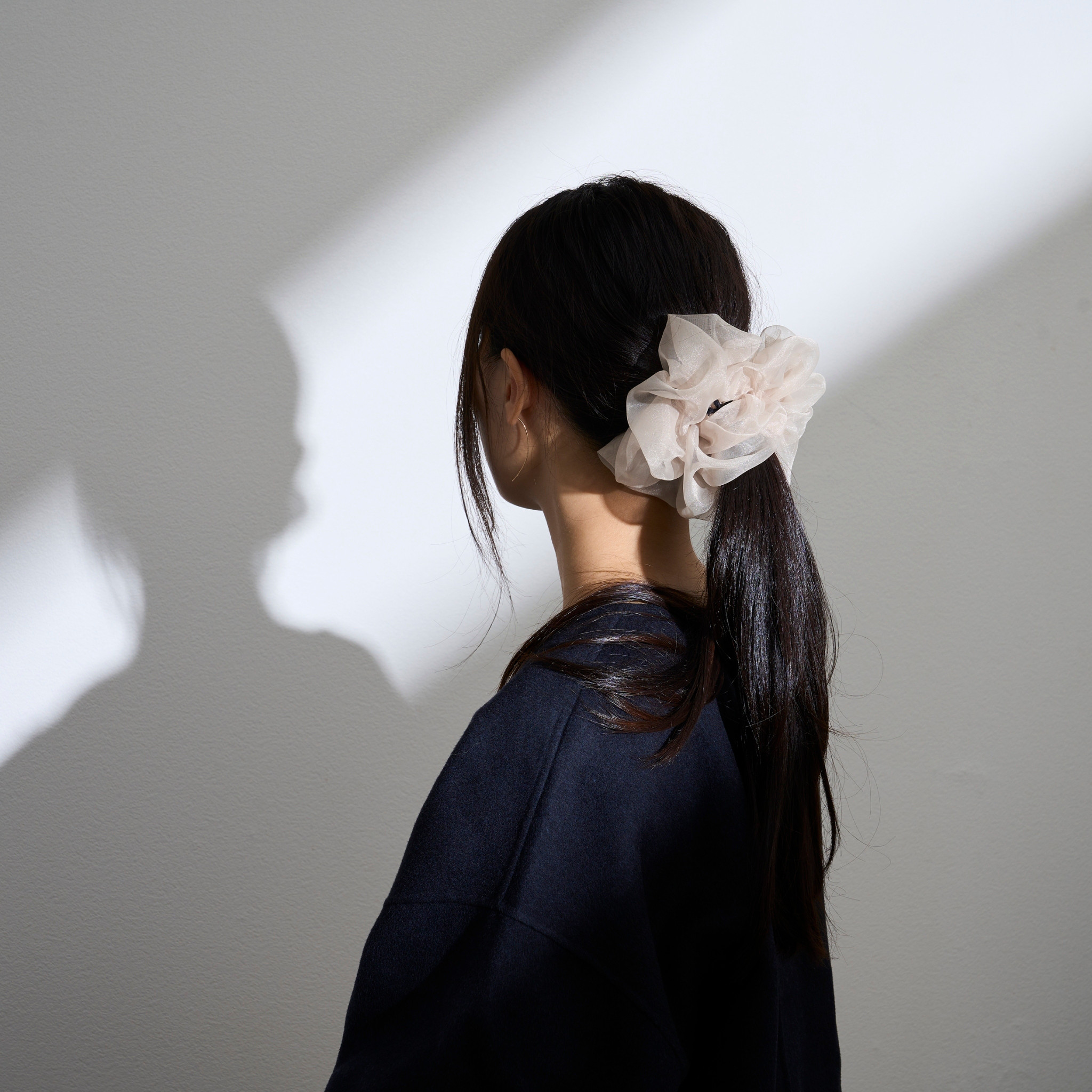 オーガンジーシュシュ　オーガンジー サイズ感　M オーガンジーBIGシュシュ（シュシュ）｜mystic（ミスティック