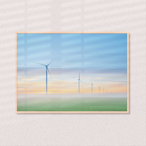 New 優しい色合いと回る風車、まるでおとぎ話のようなフォトポスター 3枚目の画像