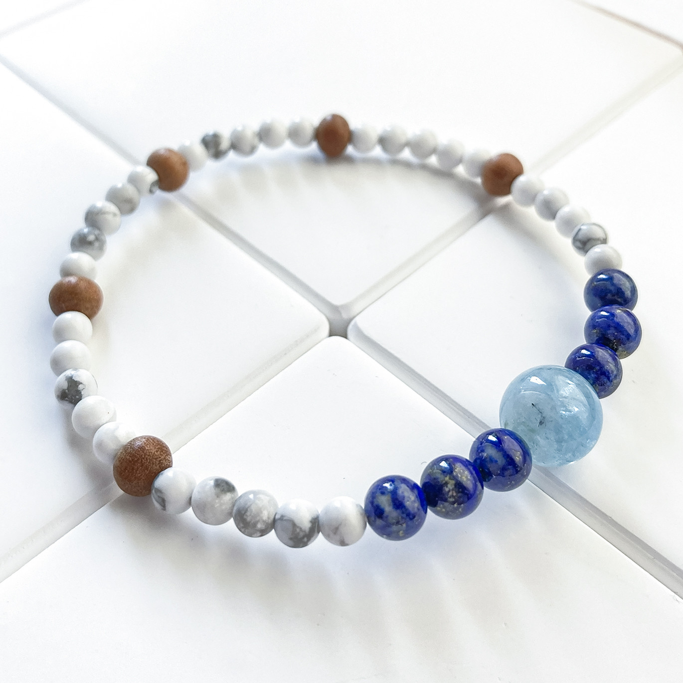 【心身を整えエネルギーを浄化し霊性を高める】アクアマリン・ラピスラズリ・白檀(サンダルウッド)・ハウライト天然石ブレス