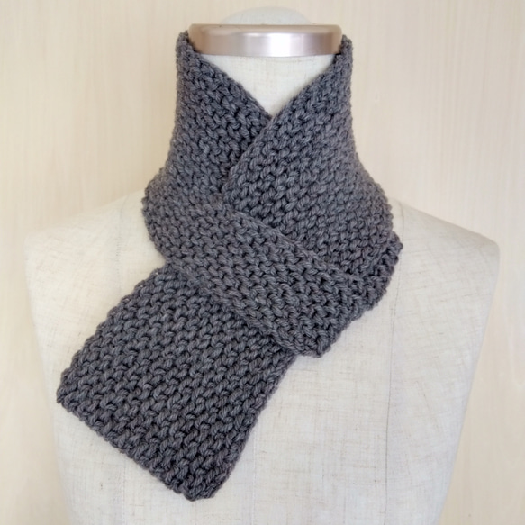 小さなマフラー【グレー】 7枚目の画像