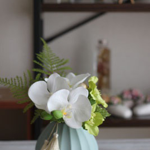 Creema限定】胡蝶蘭のノーブルなお供えアレンジメント 洋花仏花