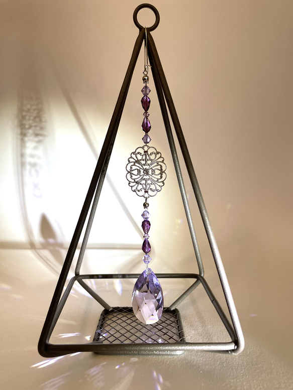 【個性と気品】アメジストカラーサンキャッチャー 2枚目の画像