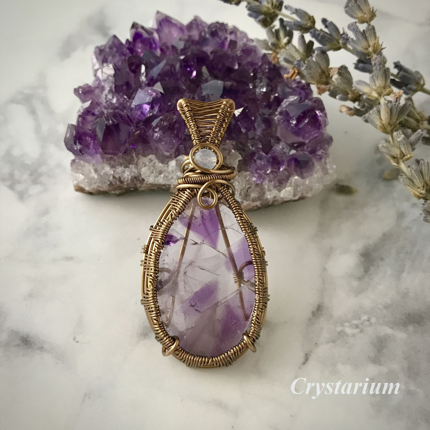トラピッチェアメジストのワイヤーワークペンダント