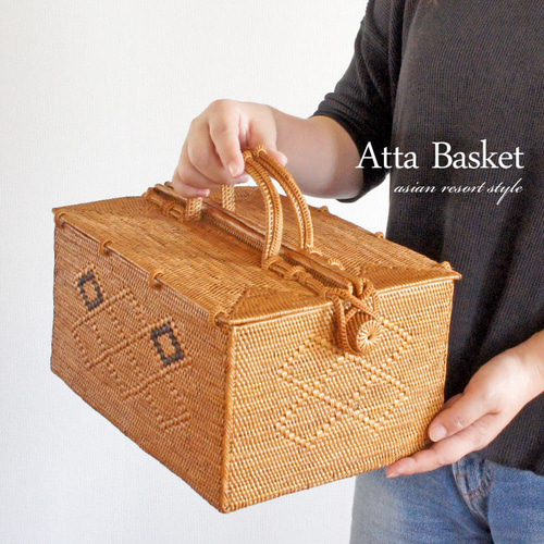 アタ カゴバッグ ピクニック メイク コスメボックス 蓋つき 30x22cm :B-0275 かごバッグ kozaiq 通販|Creema(クリーマ) 14464818 アタ カゴバッグ ピクニック メイク コスメボックス 蓋つき 30x22cm :B-0275 かごバッグ kozaiq 通販|Creema(クリーマ) 14464818