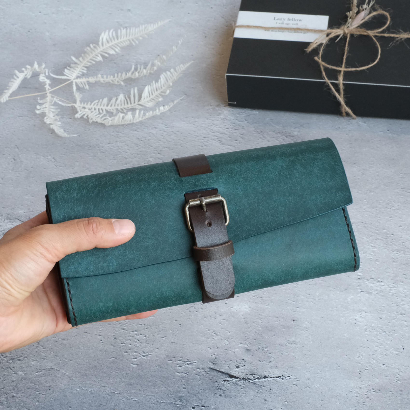 ［ベルト 長財布　ブルー］春財布　本革 手縫い　大容量　革財布　経年変化　エイジング　人気 イタリア　青　あお