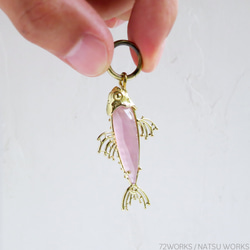 ラベンダーカルセドニー フィッシュ チャーム / Lavender Chalcedony Fish charms 2枚目の画像