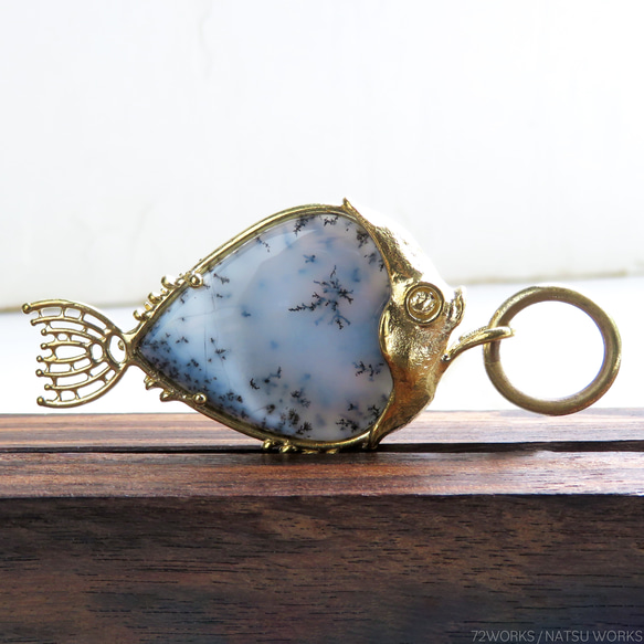 デンドリティックオパール フィッシュ チャーム / Dendritic Opal Fish charms 1枚目の画像
