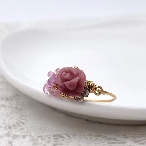 Marie's garden rose - シリシャスシストと3種の天然石のワイヤー