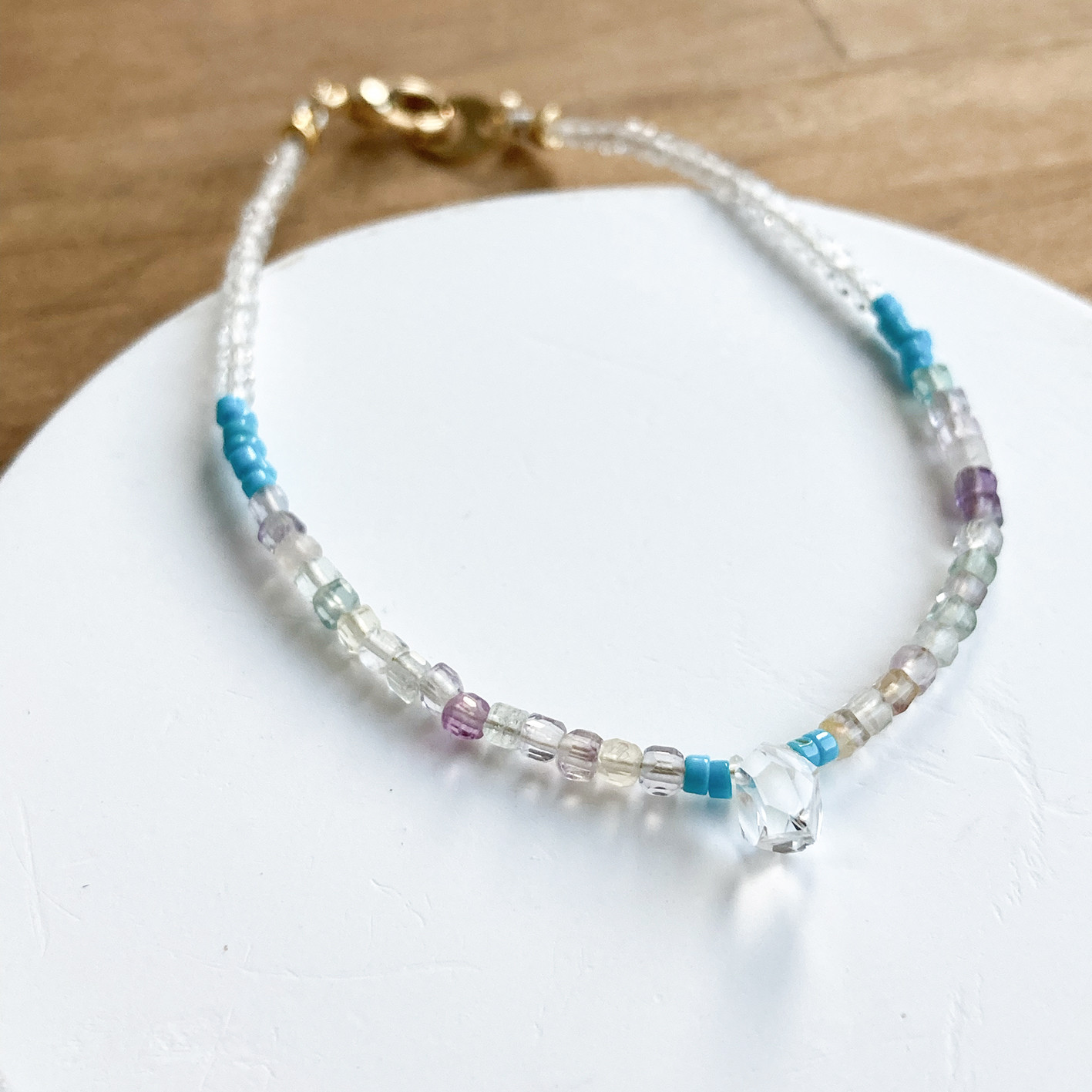 【不安を拭い直感・集中・知力を高め悪を遠ざけ良縁を招く】ハーキマークォーツ・フローライト・アリゾナターコイズ天然石ブレス