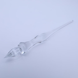 手の平に収まる小さなガラスペン 　Plume -クリア- 1枚目の画像