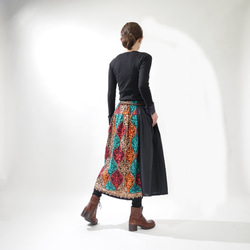 重新上市 * 提供兩種長度 * 摩洛哥圖案 * 精緻刺繡，優雅高貴 * 長裙，撞色點綴 * 有襯裡 * 印度刺繡 * 黑色 第5張的照片