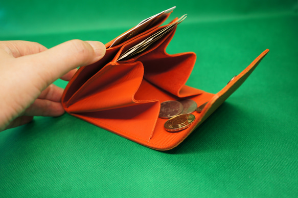 ★二つ折りミニ財布 クロム鞣革 表キャメル　内側オレンジ　 3枚目の画像