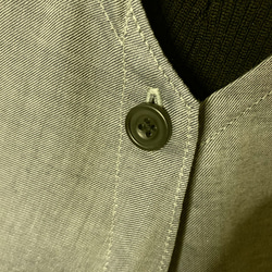 ネイビー・薄手コットンシャンブレー　横ボタンのキャミソール型フレアーエプロンドレス　110 9枚目の画像