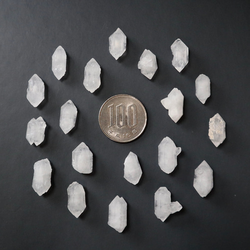 ミニサイズ水晶原石(モロッコ産/穴なし) 大きさ約15〜18mm・19個