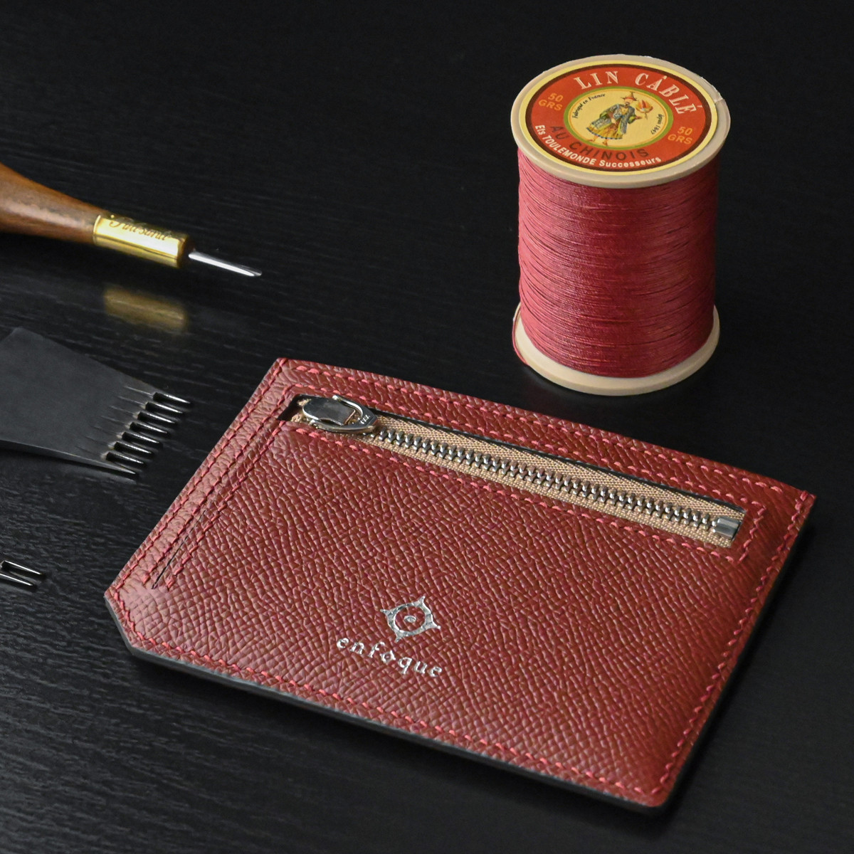 手縫い仕立てのフラグメントケース フレンチレザー ルージュブリック&エトゥープ