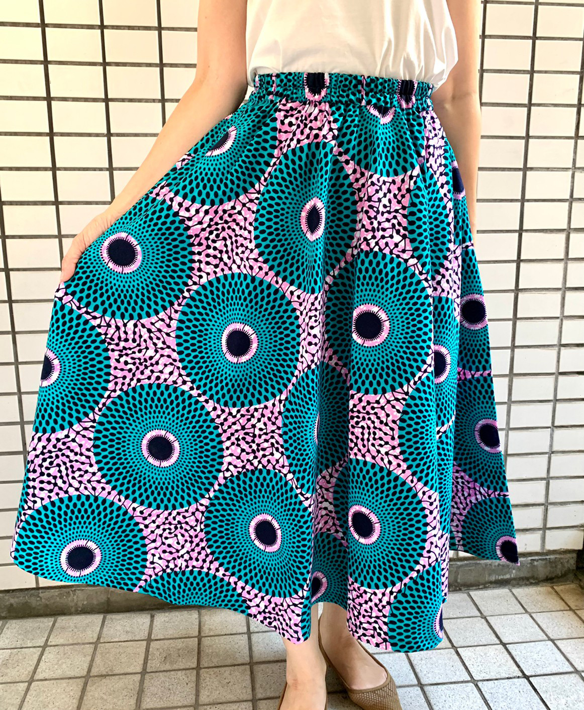 ＊アフリカ布　シルエットがきれいな半円形フレアスカート　水紋の柄あ