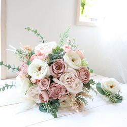 大人ピンクのナチュラルブーケ　アンティークラカラープリザーブドローズ　前撮り アンティーク～クリーム クラッチブーケ オールドローズ 前撮り フォト