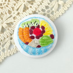 甘味処のあんみつ刺繍ブローチ 2枚目の画像