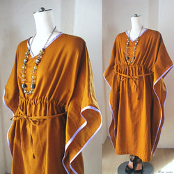 ヴィクトリア女王 高貴なハニーブラウンが輝く豪華フリルロング