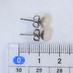（獨一無二的物品）珍貴的蛋白石耳釘（6 毫米，鈦柱） 第5張的照片