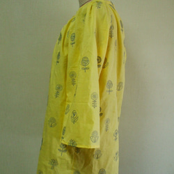 黄色地×グレー色北欧風柄刺繡入り  チュニックブラウス Ｍ~LLサイズ 受注生産 5枚目の画像