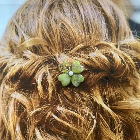 春よこい 幸せの 四つ葉のクローバー ♡ ポニーフック ヘアカフス アレンジ　まとめ髪 2枚目の画像