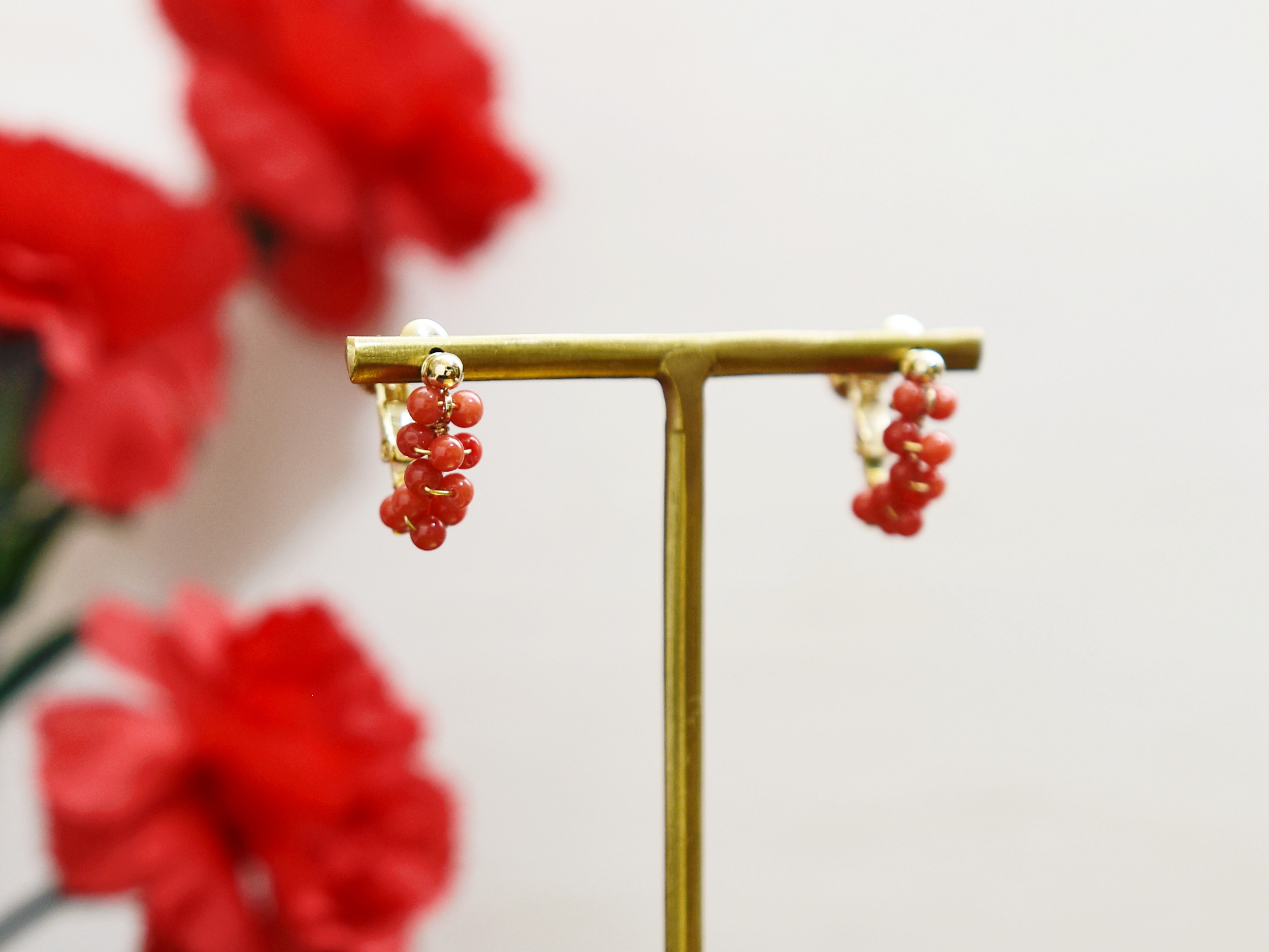 【イヤリング】特別な天然色　本珊瑚　赤珊瑚　3月誕生石 ・ 還暦祝い　母の日　プレゼント　ギフトにも