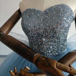 ブルーグレーカラードレス　ウエディングドレス　エレガント 編み上げ 結婚式/披露宴 4枚目の画像