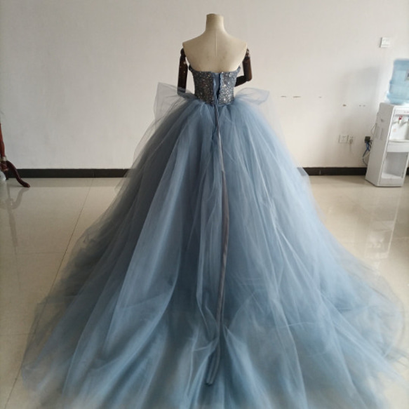 ブルーグレーカラードレス　ウエディングドレス　エレガント 編み上げ 結婚式/披露宴 11枚目の画像