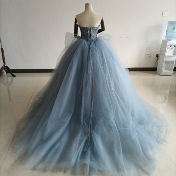 ブルーグレーカラードレス　ウエディングドレス　エレガント 編み上げ 結婚式/披露宴 10枚目の画像