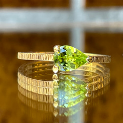 ペリドット オリーブグリーンのしずく 7×5 シルバーSV925リング 指輪