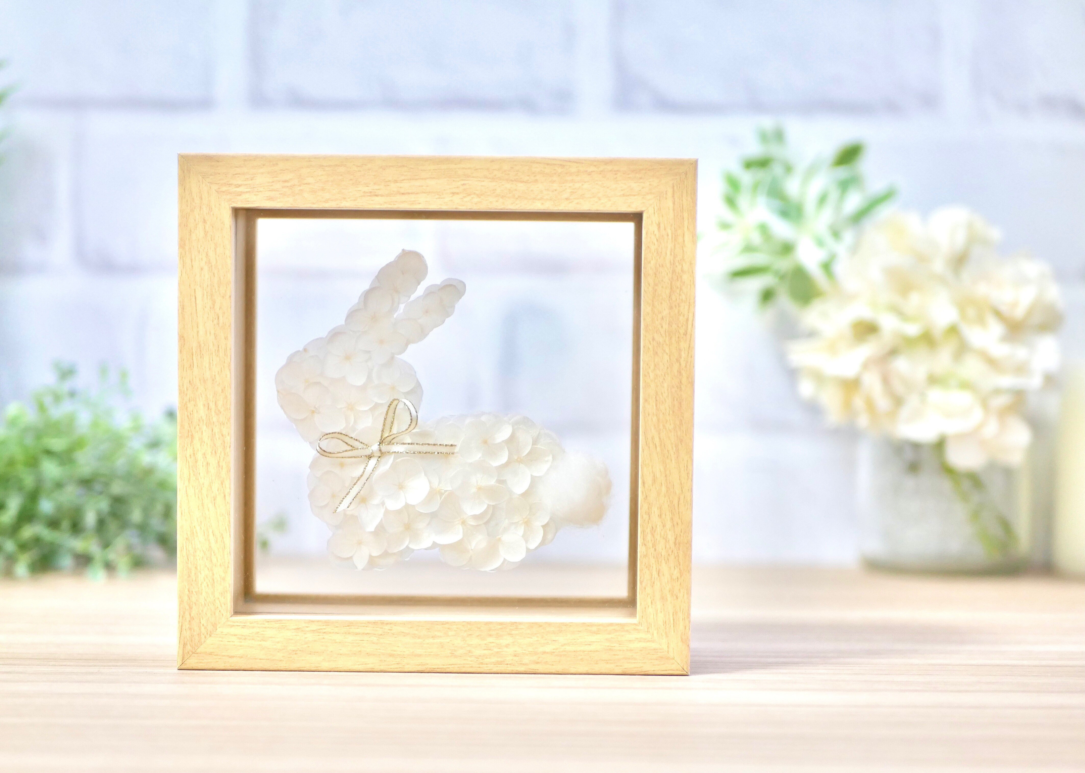 【選べるうさぎのリボン】花びらで白うさぎのシルエット