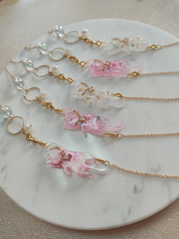 オーダーメイドマスクチェーン メガネチェーン 補聴器 イヤホンチェーン 小熊/猫/蝶々とプリザーブドフラワー ストーン型 4枚目の画像