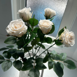 プリザーブドフラワーとマジカルウォーターのフラワーインテリア お世話のいらないフラワーインテリア 6枚目の画像