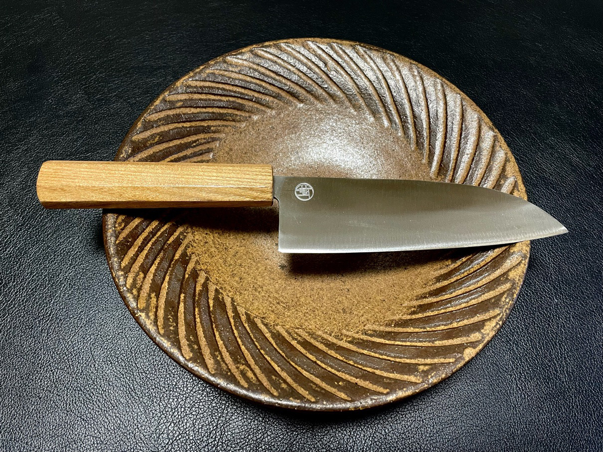 松崎刃物製作所×山謙木工所/三徳包丁/柄 槐の木 菜刀・刀具 嗣-TSUGU