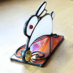 天干地支兔子兔子彩色玻璃雕像 第3張的照片