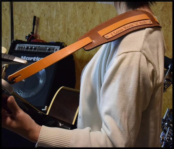 ギターストラップ 国産ブランド『栃木レザー』使用　名入れ可 ハンドメイド 送料無料 3枚目の画像