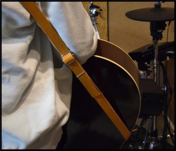 ギターストラップ 国産ブランド『栃木レザー』使用　名入れ可 ハンドメイド 送料無料 4枚目の画像