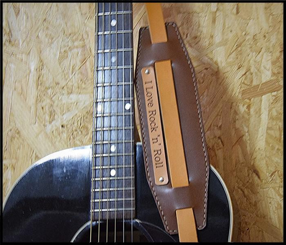 ギターストラップ 国産ブランド『栃木レザー』使用　名入れ可 ハンドメイド 送料無料 2枚目の画像