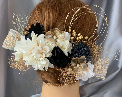 1番人気】黒✖️刺繍リボンの髪飾り 成人式 前撮り 結婚式 色打 1番人気】黒✖️刺繍リボンの髪飾り 成人式 前撮り 結婚式 色打
