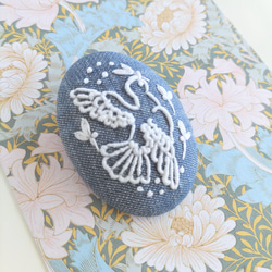 刺繍ブローチ『Dove』B 3枚目の画像