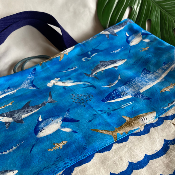 【床につかない！！】入園入学レッスンバッグ手提げ絵本袋リバーシブル★68さめサメ大集合海の生き物 2枚目の画像