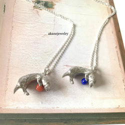 ラピスラズリとフェレットのネックレス 9枚目の画像