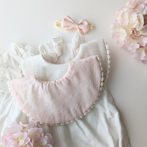 ハンドメイドスタイ　レース襟うさみみスタイapricot ⑅様 ハンドメイドスタイ レース襟うさみみスタイapricot ⑅様