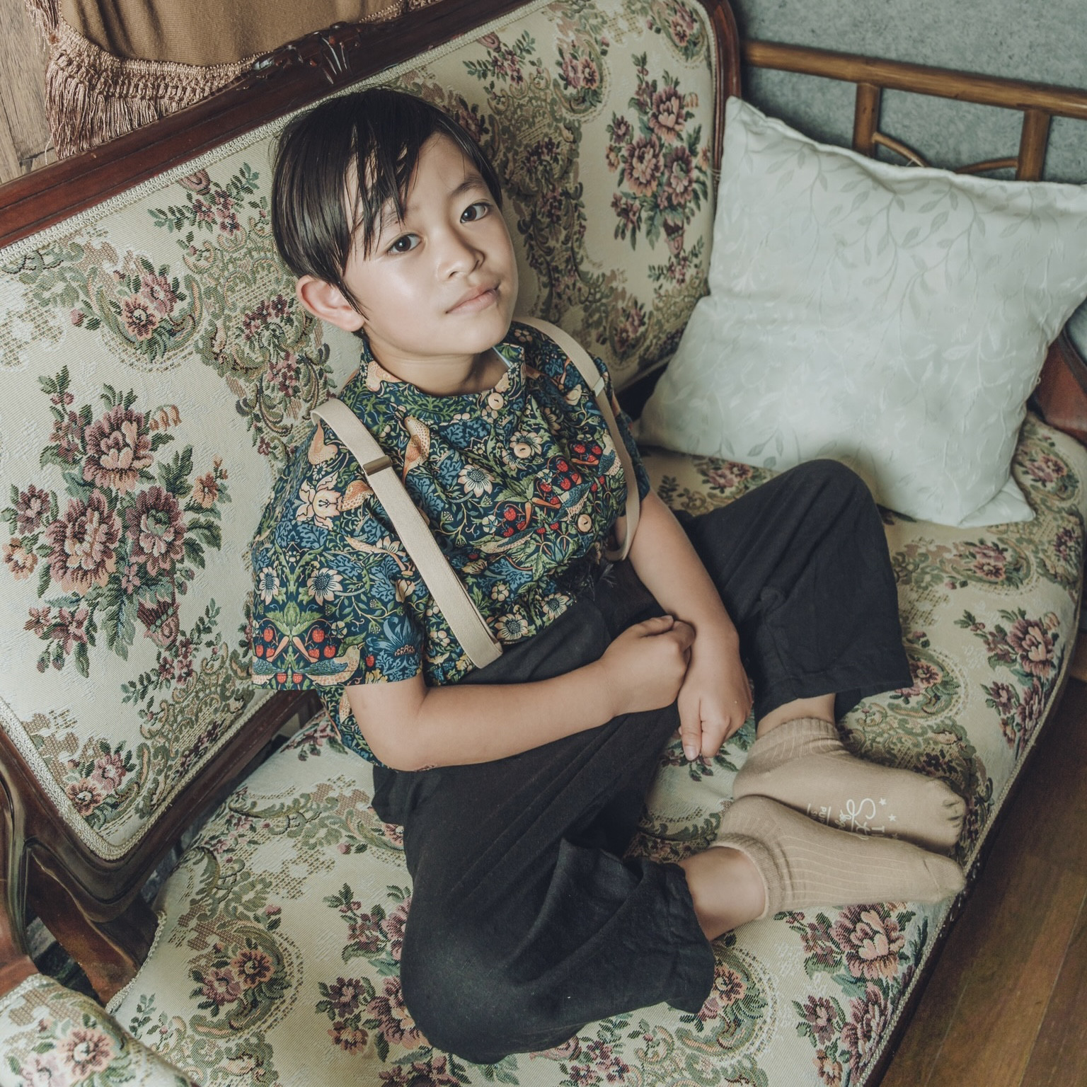 Boys モリスで着飾るスタンドカラーシャツ/総柄/ウィリアムモリスいちご泥棒生地使用/お揃い/ペア/クラシカル