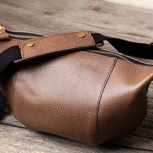 ART BROWN レザー ショルダーバッグ ブラウン ミニバッグ ミニ