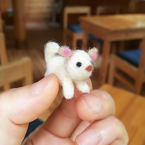 ☆もこもこ☆ 羊毛フェルト マスコット 手乗り犬 ホワイト 極小