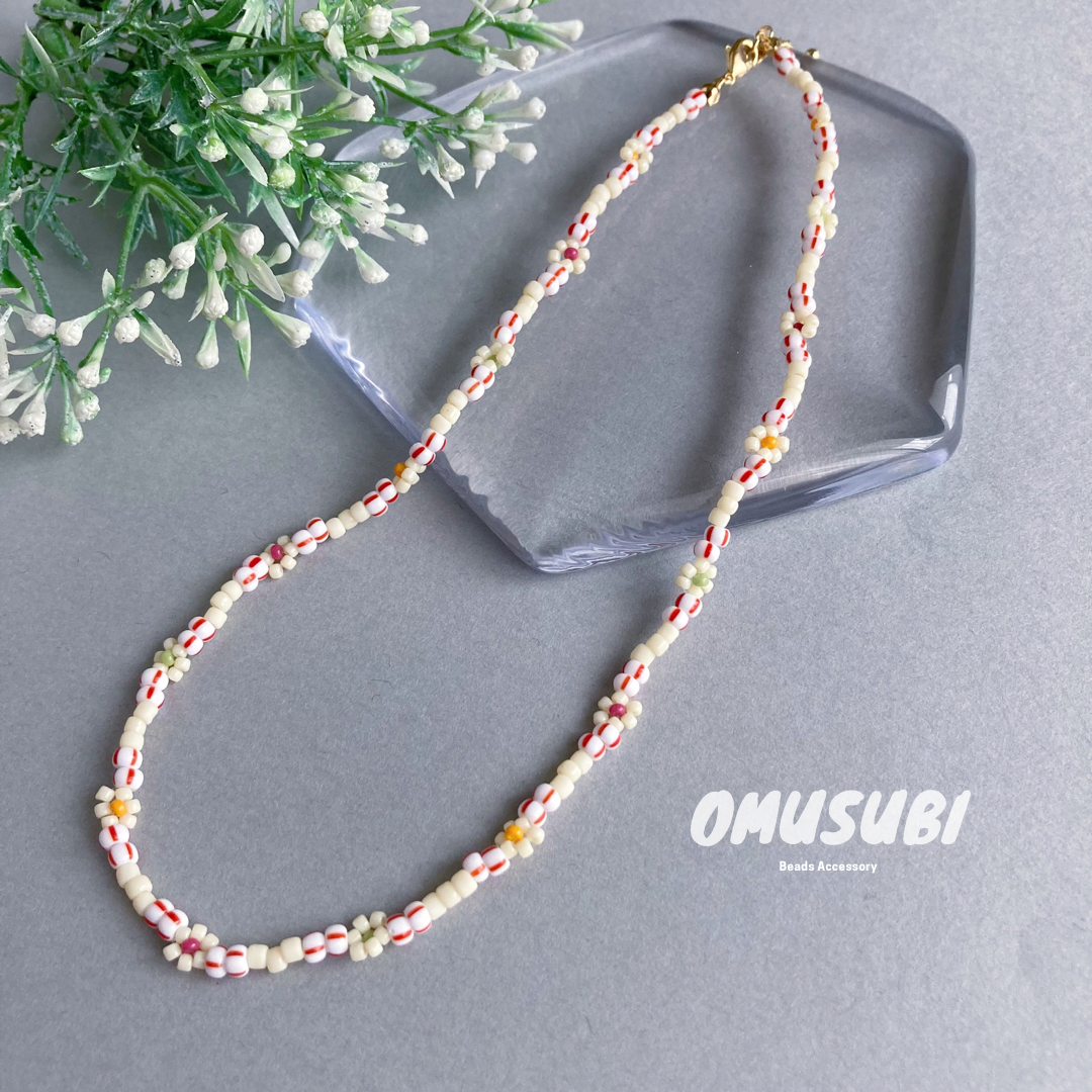 ストライプビーズネックレス / レッド ネックレス・ペンダント OMUSUBI
