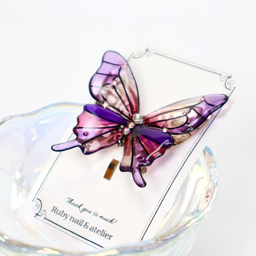 ステンドグラス風蝶のポニーフック(紫) ポニーフック・ヘアカフス 蝶々
