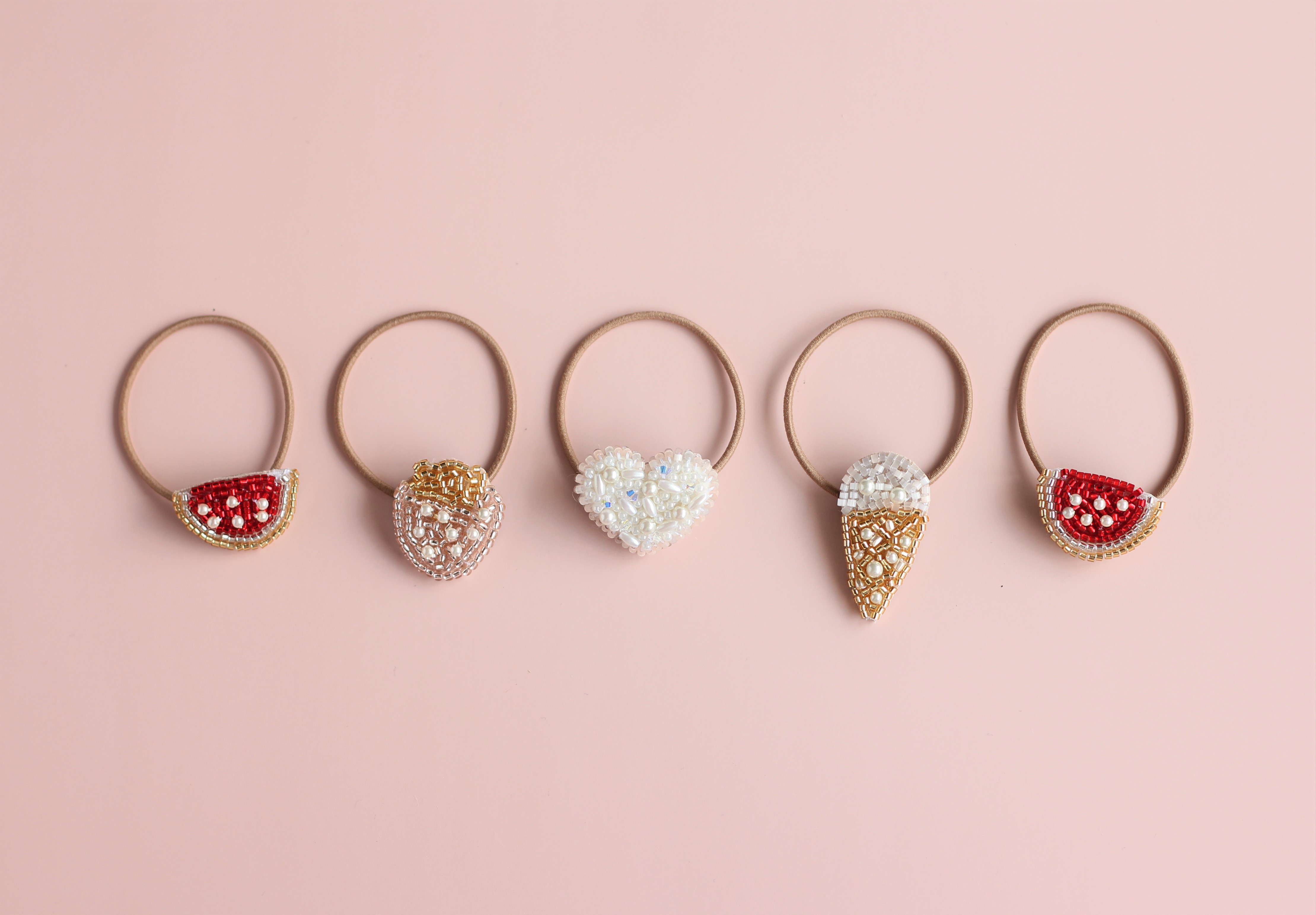 ビーズ刺繍の本格派☆選べるキッズヘアゴム(ブローチとしても使えます